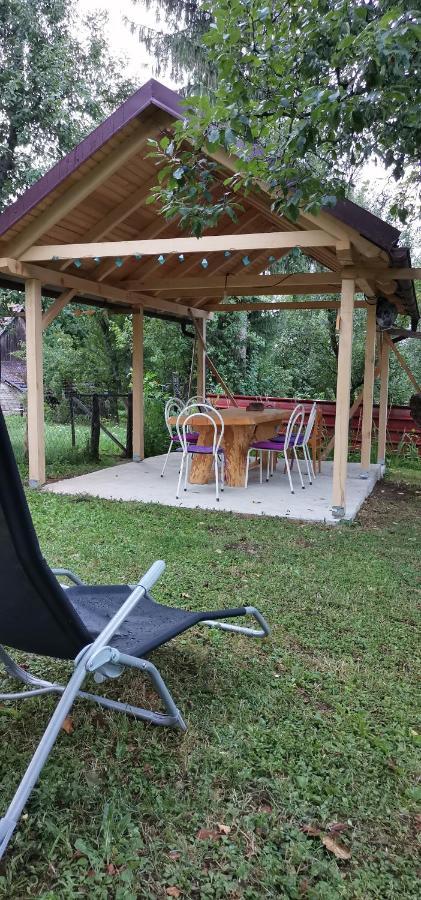 Apartman NINA Licko Petrovo Selo Bagian luar foto