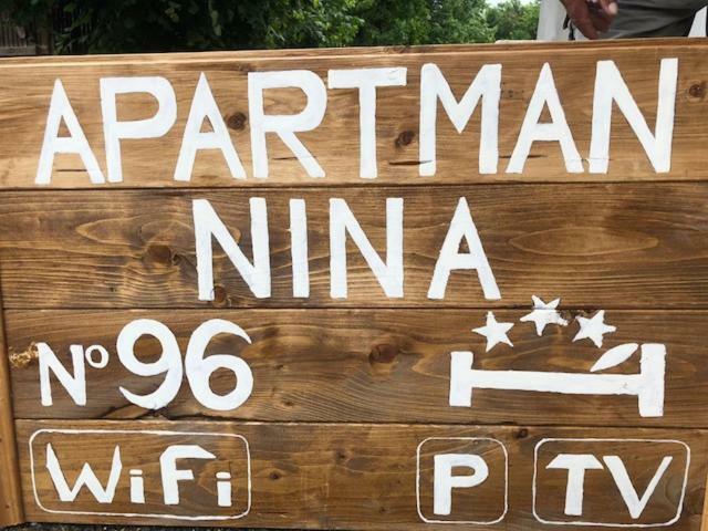 Apartman NINA Apartment Licko Petrovo Selo Bagian luar foto