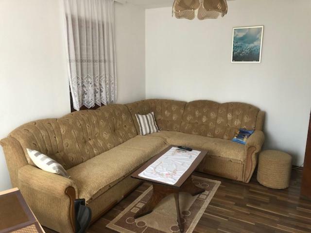 Apartman NINA Licko Petrovo Selo Bagian luar foto