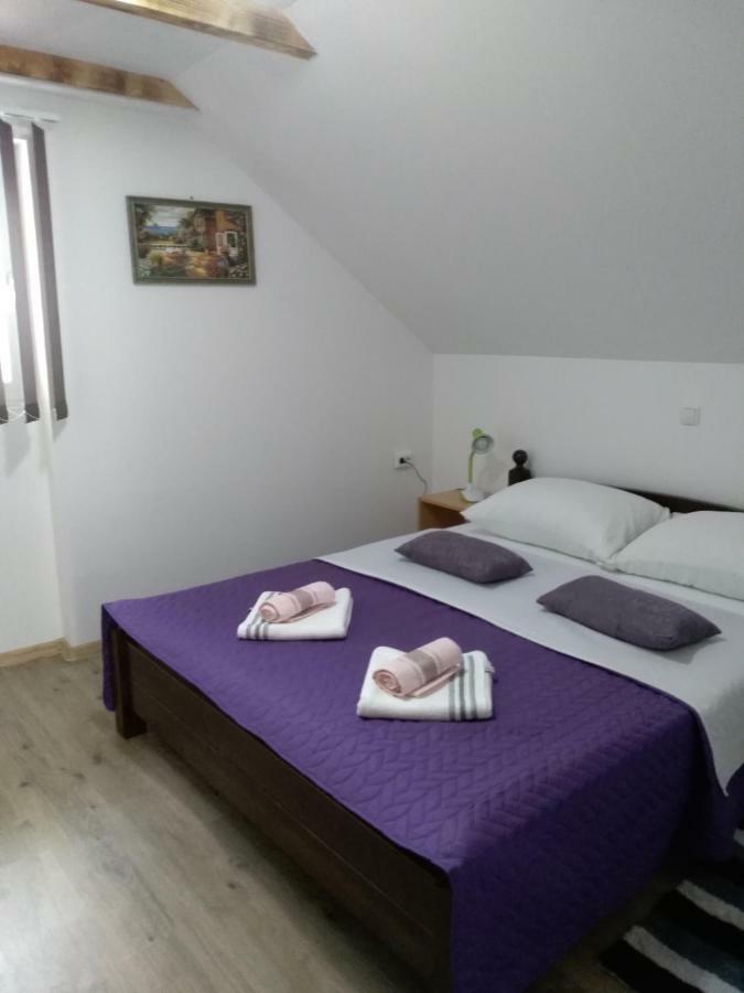 Apartman NINA Licko Petrovo Selo Bagian luar foto