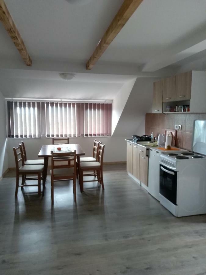 Apartman NINA Licko Petrovo Selo Bagian luar foto