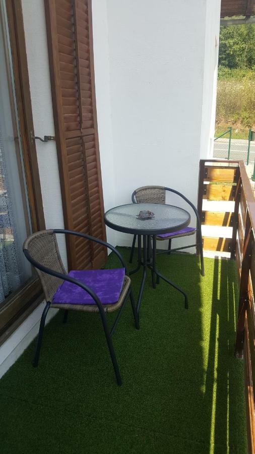 Apartman NINA Licko Petrovo Selo Bagian luar foto