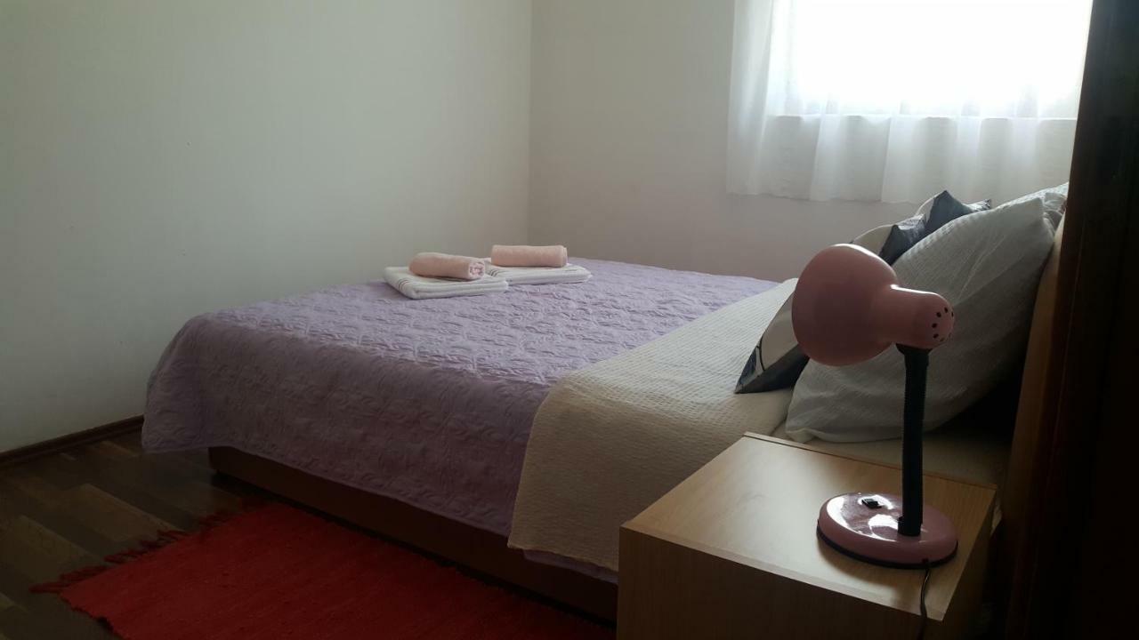 Apartman NINA Licko Petrovo Selo Bagian luar foto