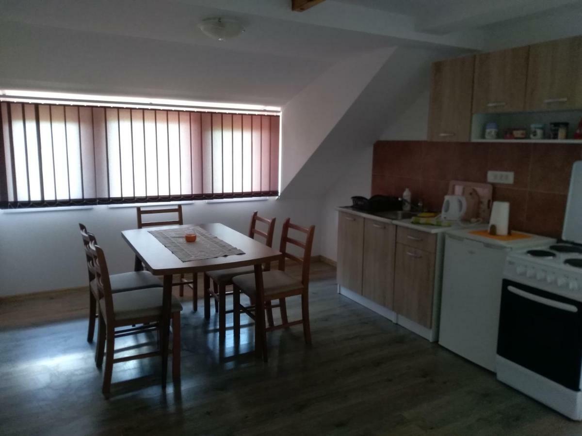 Apartman NINA Licko Petrovo Selo Bagian luar foto